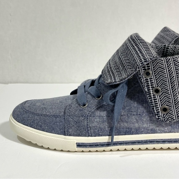 Rocket Dog Penwell Convertible High Top/Low Top
Fold Down Collar Canvas Sneaker - Picture 5 of 16